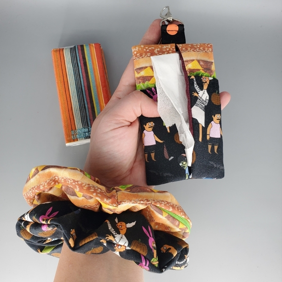 Bob Burgers 🍔 Tissue Holder Keychain + 2 Secret Pouch Stash Scrunchies - Picture 2 of 9